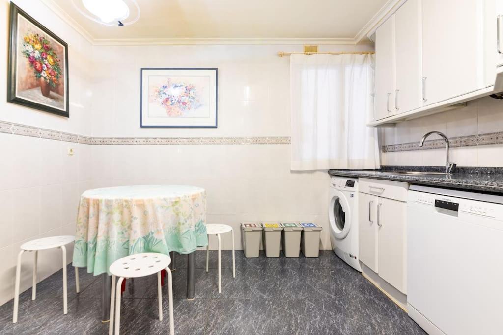 Terraza Playa Y Calle Peatonal Ess03377 سان سيباستيان المظهر الخارجي الصورة