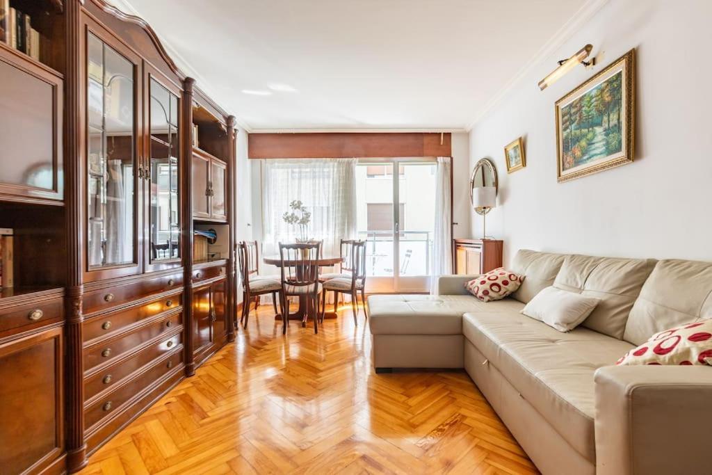 Terraza Playa Y Calle Peatonal Ess03377 سان سيباستيان المظهر الخارجي الصورة