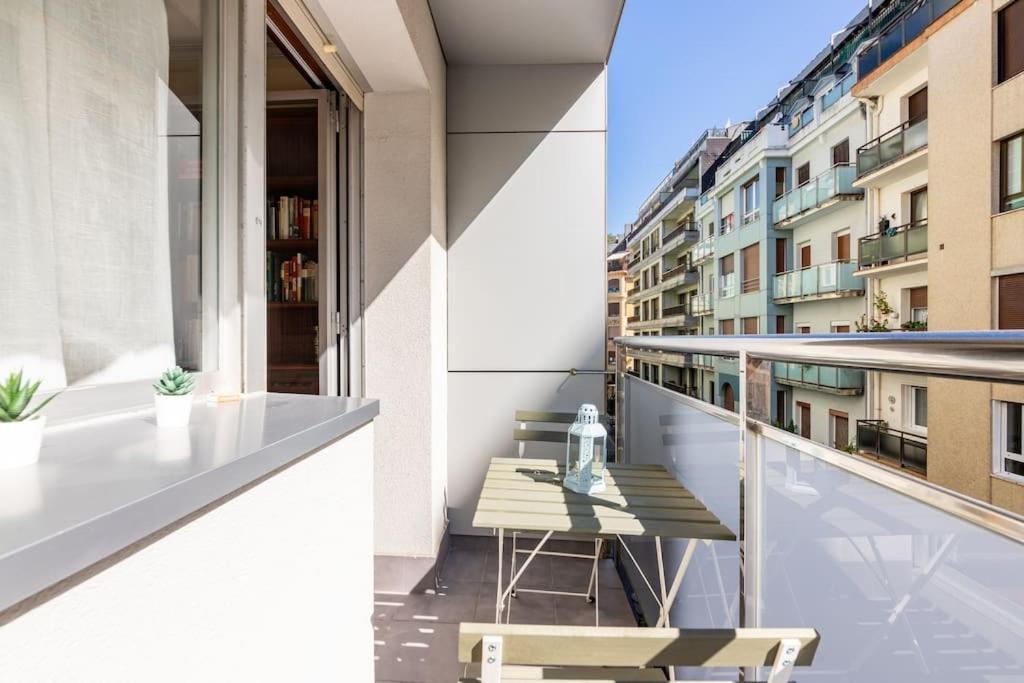 Terraza Playa Y Calle Peatonal Ess03377 سان سيباستيان المظهر الخارجي الصورة